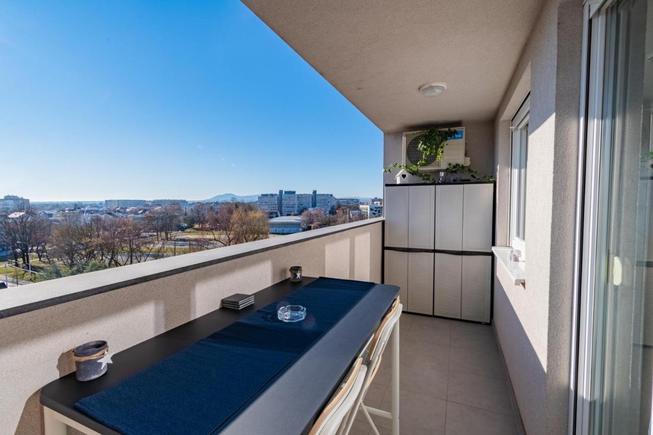 Flexible Selfcheckins 30 - Zagreb - Garage - Electric Vehicle Ccharger - Big Loggia - New - Apartments Repinc 30 Buitenkant foto