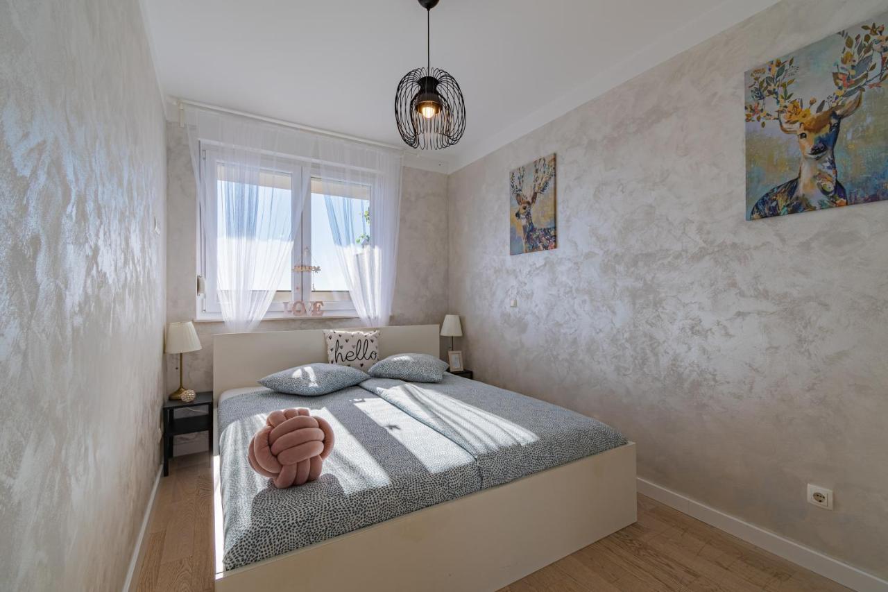 Flexible Selfcheckins 30 - Zagreb - Garage - Electric Vehicle Ccharger - Big Loggia - New - Apartments Repinc 30 Buitenkant foto