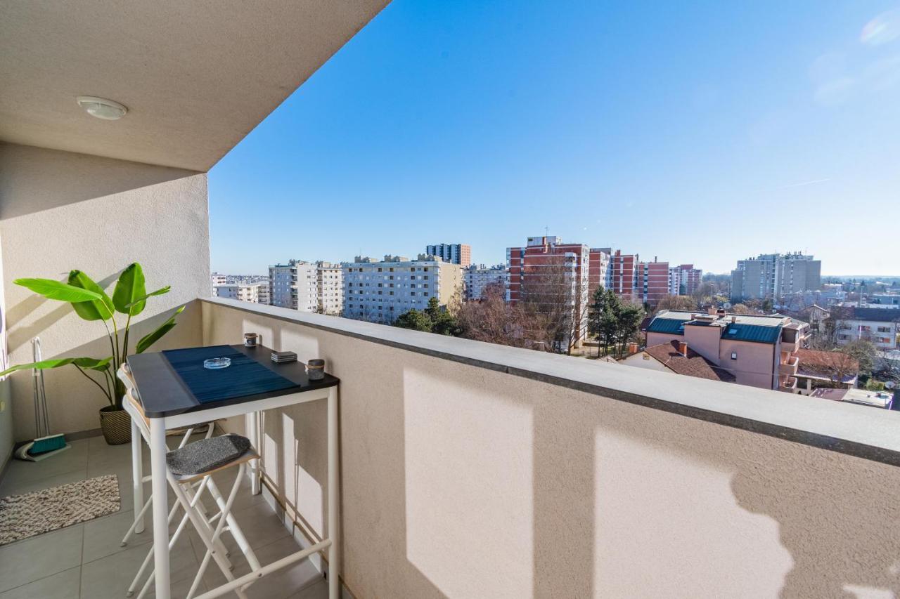 Flexible Selfcheckins 30 - Zagreb - Garage - Electric Vehicle Ccharger - Big Loggia - New - Apartments Repinc 30 Buitenkant foto